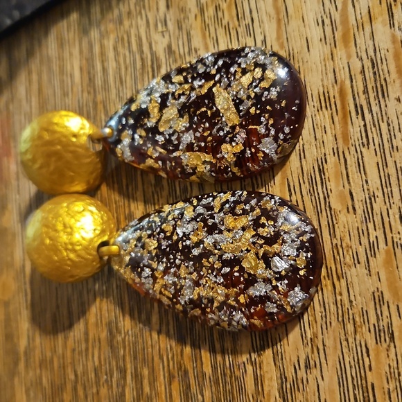 Elegant Gold and Brown Teardrop Earrings - Picture 2 of 3